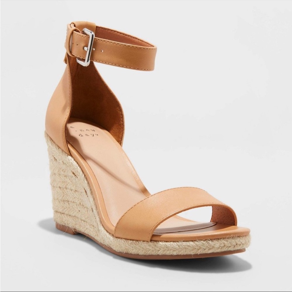 a new day Lola Ankle Strap Espadrille Wedge Sandals in Tan